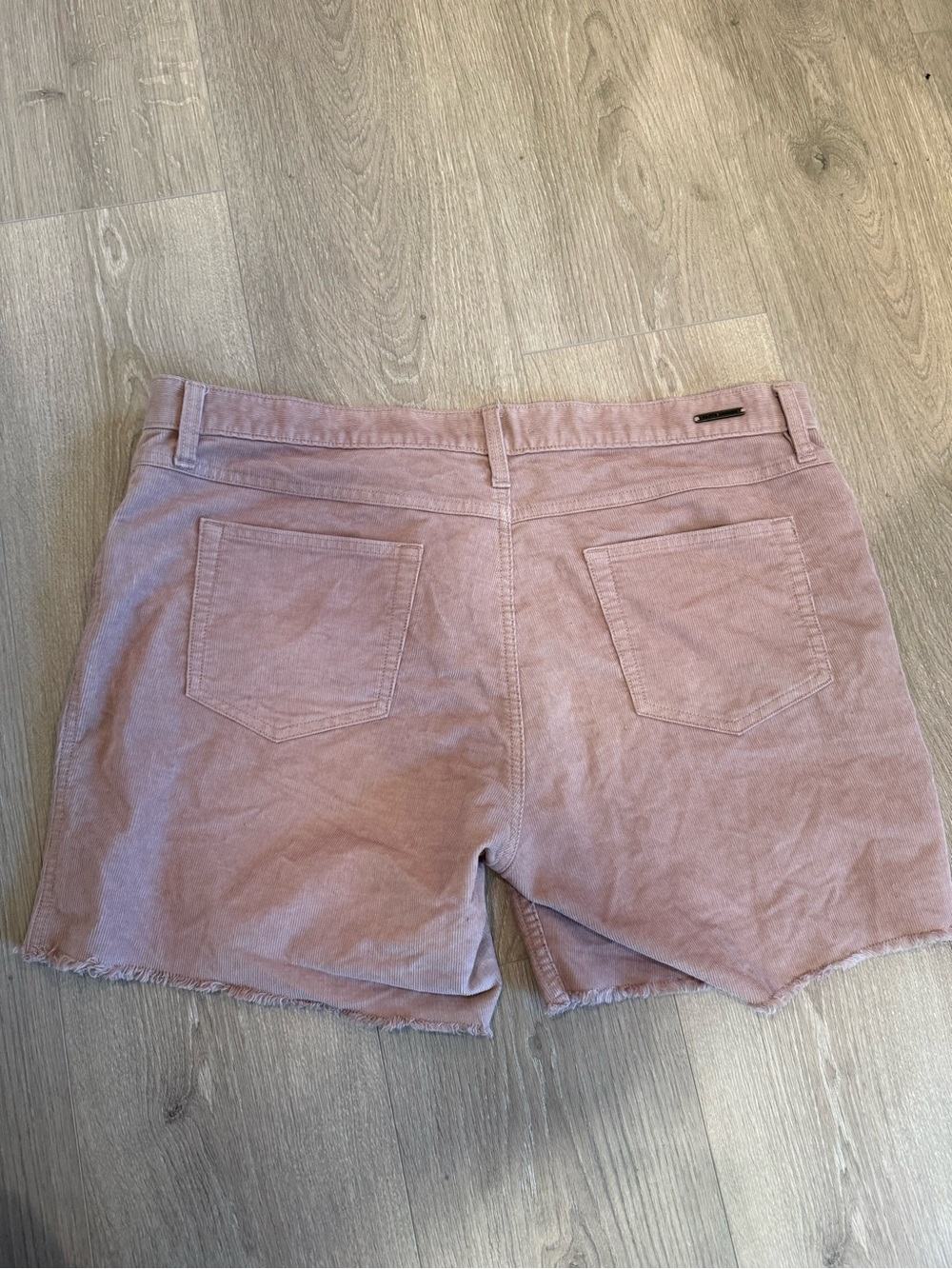 Carve Designs Oahu Corduroy Shorts Womens 12 Pink Rose Frayed Hem 4" Inseam - Picture 3 of 4
